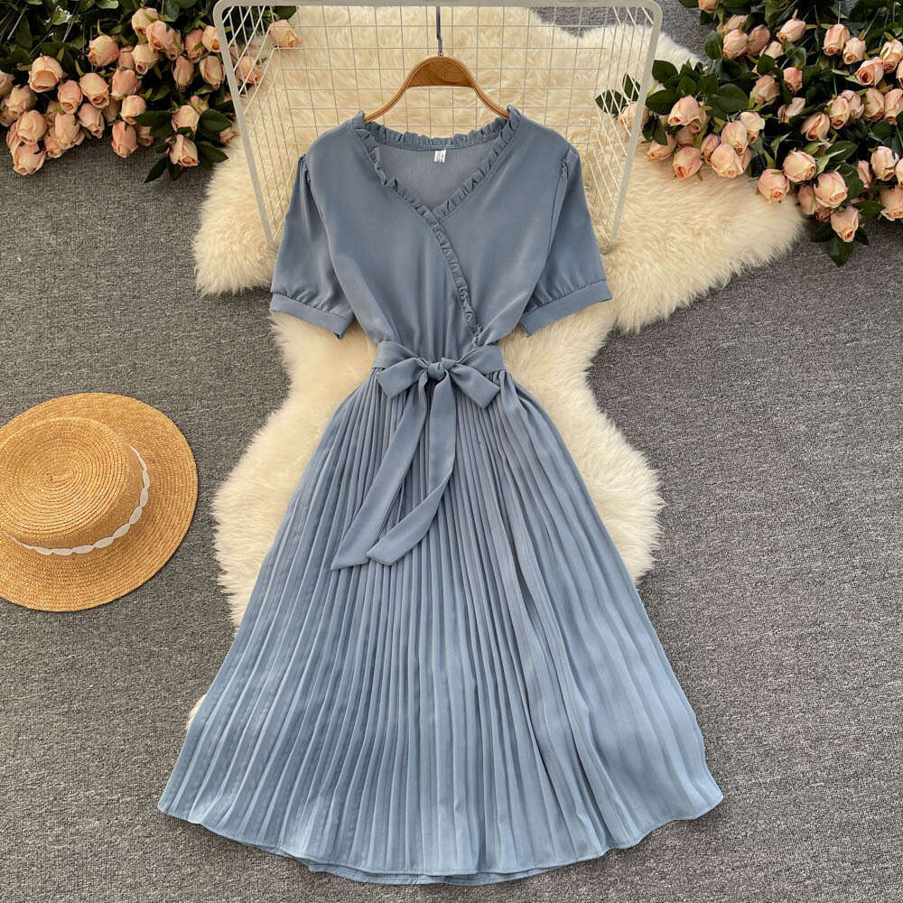Fashionable Waist Strap for Slimming Effect, Solid Color, Minimalist Dress, Summer Korean Version, Versatile V-neck, Temperament, Pleated Mid Length S