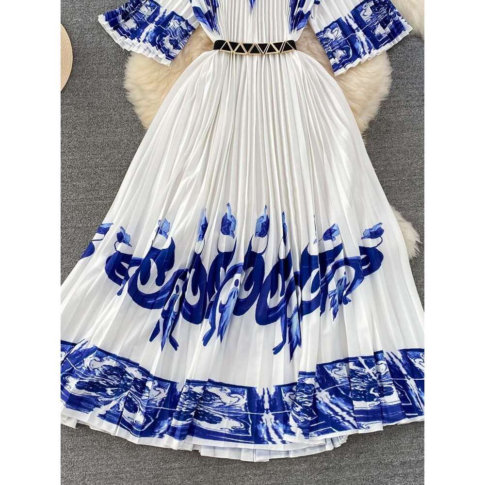 Summer Gentle and Style, Round Neck, Waist Cinched, Slimming A-line Celadon Print Dress, Elegant Large Swing Long Skirt Round Neck Dress Oversize Dres
