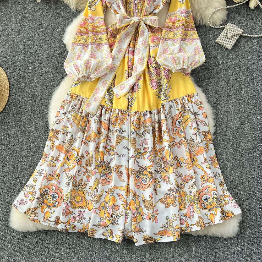 French Stand Up Collar Palace Extended Style Printed Dress with A Sense of Design, Straps, Waist Cinching, Hanging, and Large Swing Vacation Skirt