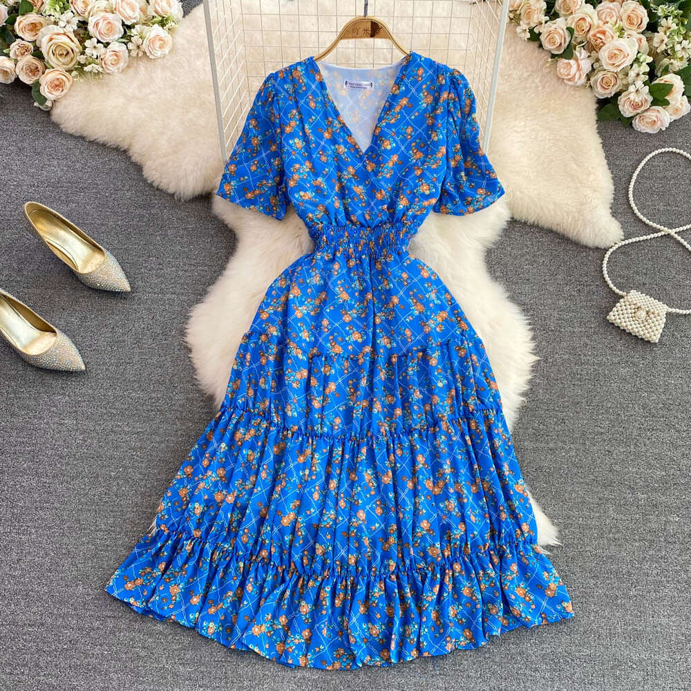 2023 Summer New V-neck Romantic Fragmented Flower A-line and Elegant Style, Slim Waist, Large Swing Long Dress Temperament Novelty Loose Short High Wa