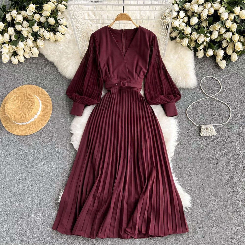 French V-neck Cinched Waist Dress, Mature Style, Medium Length Lantern Sleeves, Elegant Temperament, Pleated Skirt Temperament Loose Round Neck Dress