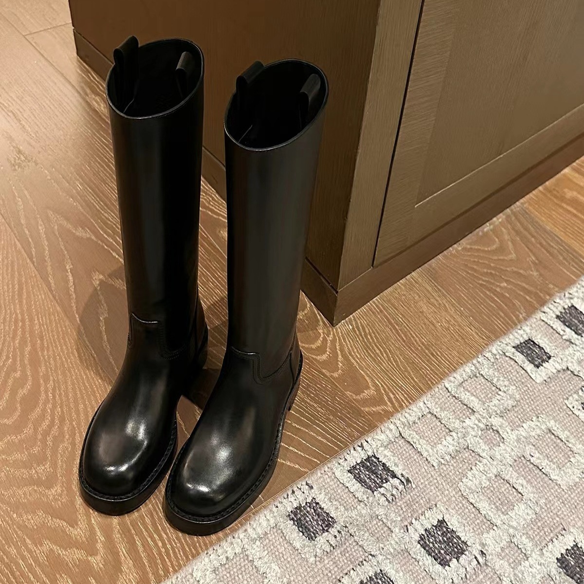 Collectible cowhide square round headed straight tube high rise thick soled knight boots for women