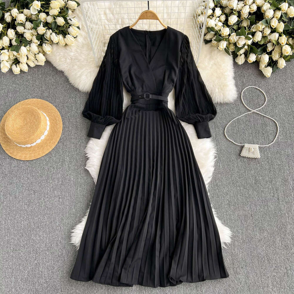 French V-neck Cinched Waist Dress, Mature Style, Medium Length Lantern Sleeves, Elegant Temperament, Pleated Skirt Temperament Loose Round Neck Dress