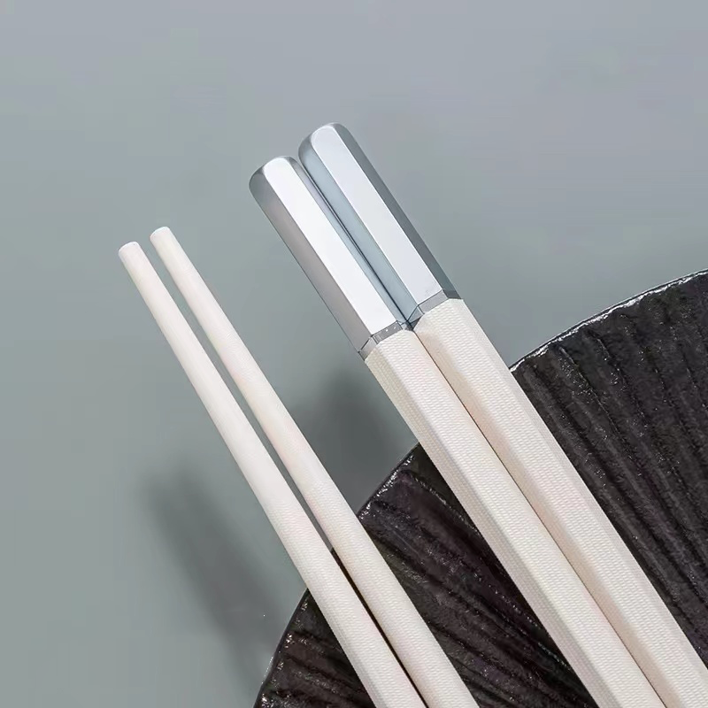 Premium Quality Heatproof Metal Chopstick Set - Non-Slip Handle, Ideal Kitchen Utensil