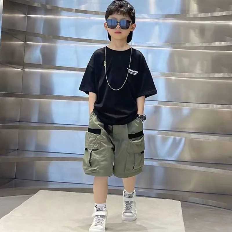Clothing Sets 4-11Y Teenage Boys Clothing Set Summer New Fashionable Korean Childrens Loose Short sleeved T-shirt Shorts Two piece Set