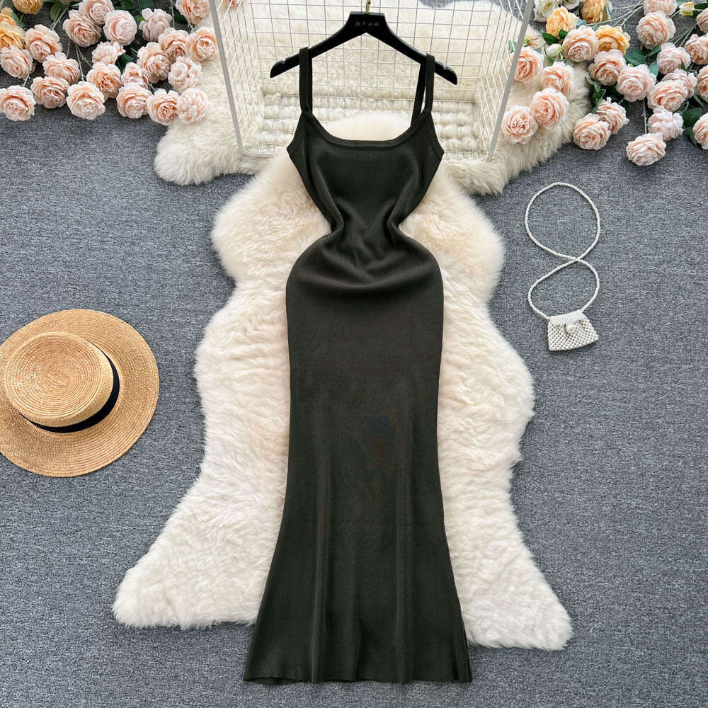 Light Luxury High-end Camisole Knitted Dress for Women in Summer, Minimalist Solid Color Slim Fit, Niche, and Unique Thousand Gold Temperament Skirt