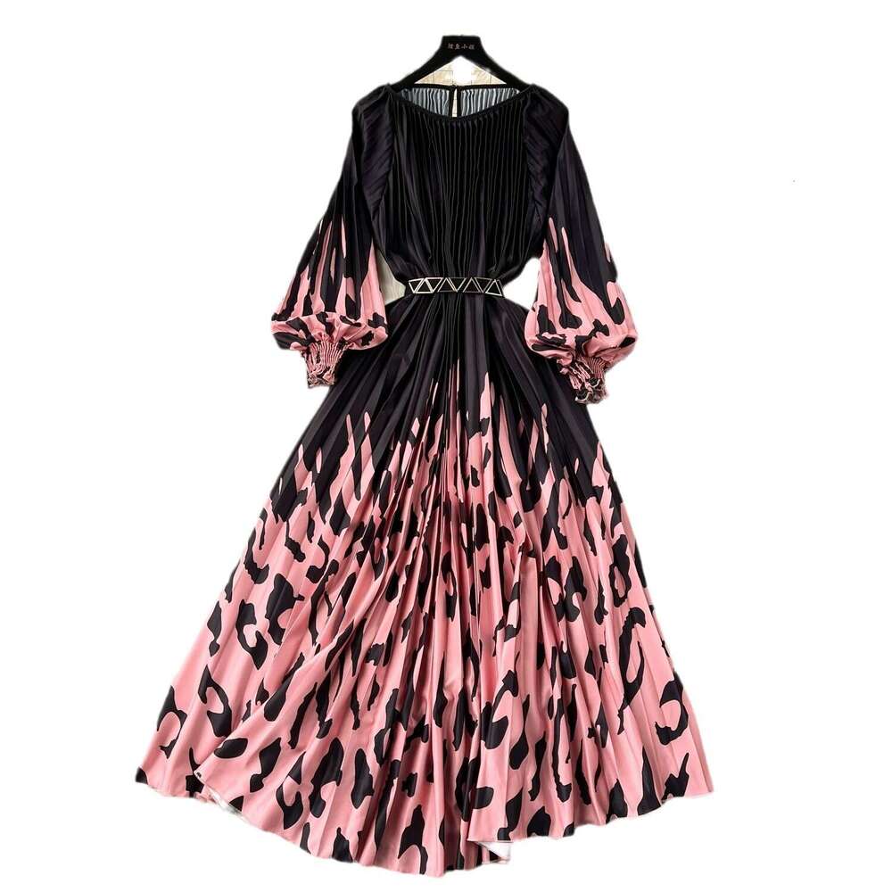 Feng 2024 New Womens Dress with Extra Large Print, Pleated Pleats, Waistband, and Holiday Dress Temperament Waist Novelty SKINNY DRESS