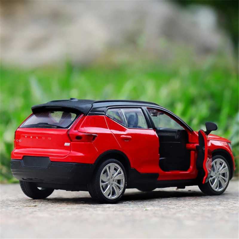 1 32 VOLVOs XC40 Alloy Car Model Diecast Toy Vehicles Metal Car Model Sound and Light Collection Simulation Childrens Toy GiftM240717