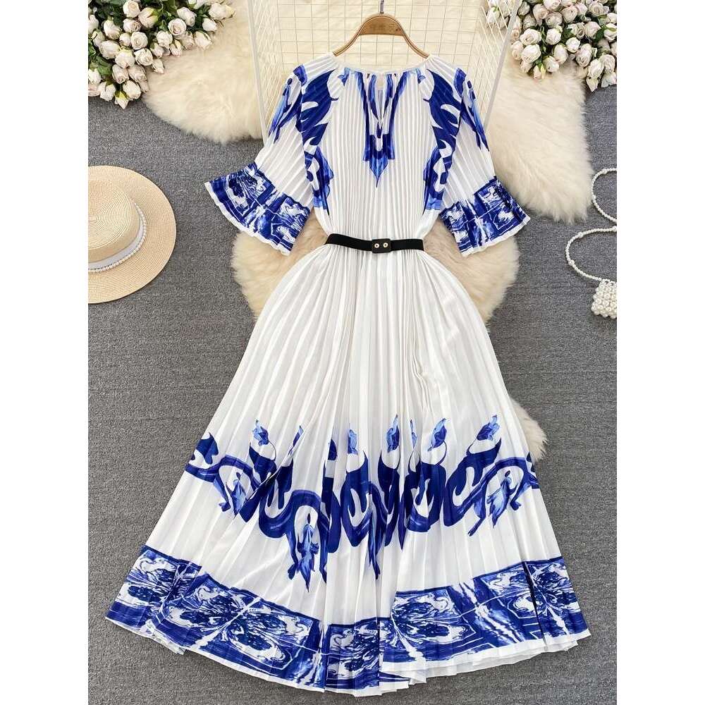 Summer Gentle and Style, Round Neck, Waist Cinched, Slimming A-line Celadon Print Dress, Elegant Large Swing Long Skirt Round Neck Dress Oversize Dres