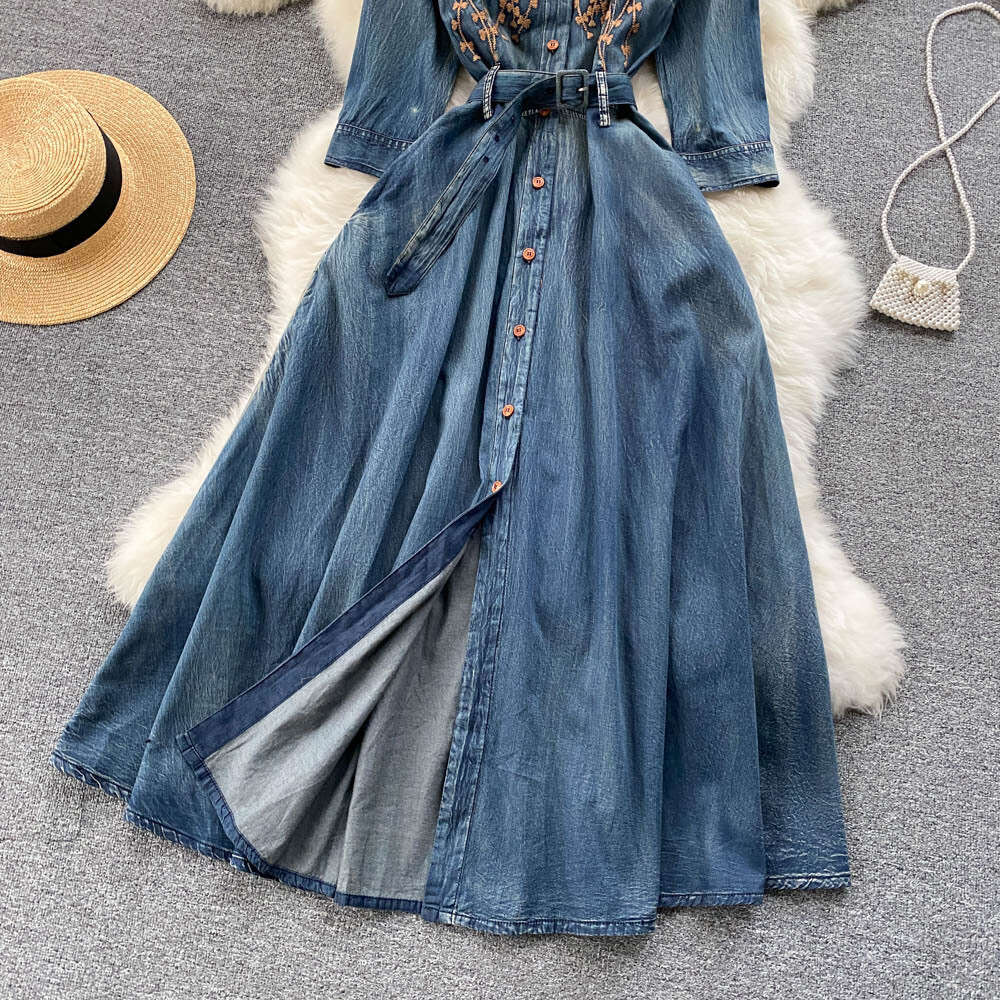 Hong Kong Style Heavy Industry Embroidery Design Sense Niche High-end Socialite Temperament Single Breasted Denim Dress Women Temperament Sexy Oversiz