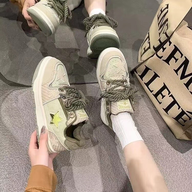 Thick soled star board shoes for women spring 2024 new lightweight casual shoes flat bottomed versatile white shoes free shipping