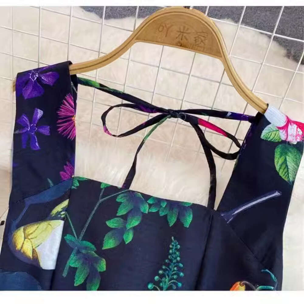 French Haute Couture Tea for Summer Break, Fashionable Elegant, Slimming Slimming. Sleeveless, Backless and Waistless Print with A-line Dress High Wai