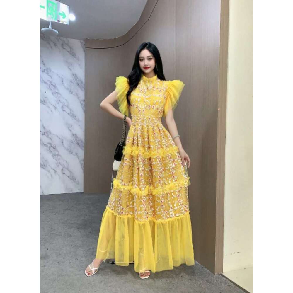 High End Temperament New High-end Dress, Light Luxury, Elegant Lace Patchwork, Mesh Puffy Skirt for Vacation Waist Self-cultivation Temperament Short 