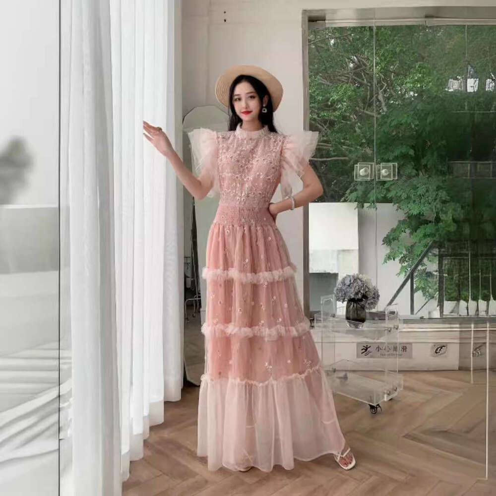 High End Temperament New High-end Dress, Light Luxury, Elegant Lace Patchwork, Mesh Puffy Skirt for Vacation Waist Self-cultivation Temperament Short 