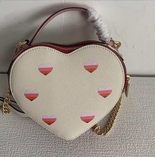 Classic Logo Women's Bag Cute Heart-Moving Striped Messenger Bags New Presbyopic Love Box Women's Bag wangwang898
