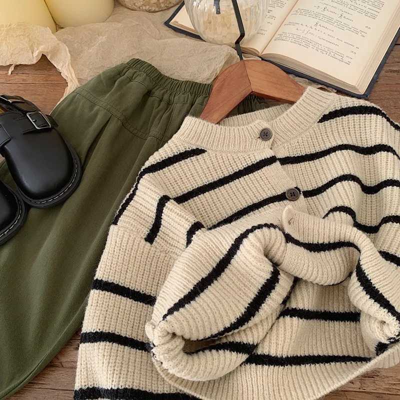 Pullover Childrens clothing Knitted cardigan Spring and Autumn Boys loose 2024 baby sweater Striped Korean style long sleeved shirt y240717