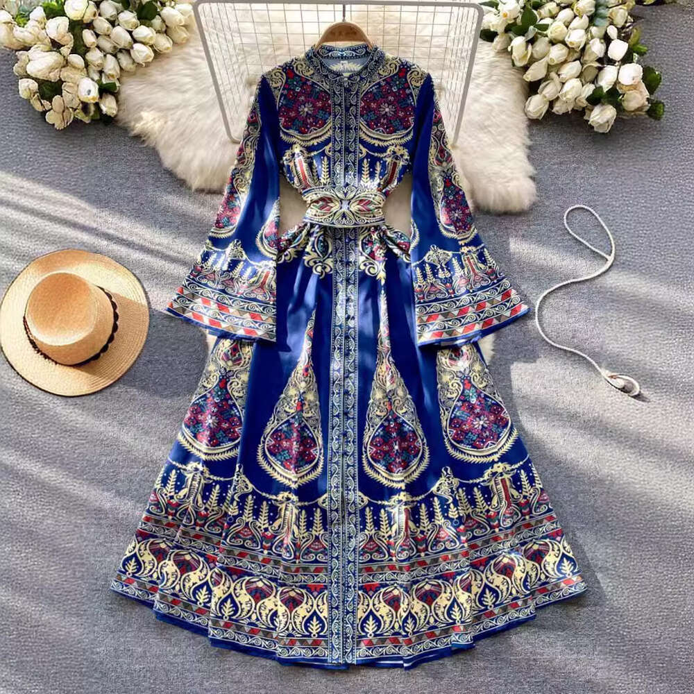 French Palace Style Printed Dress for Autumn Winter with A Waistband Design That Feels Niche, Light Luxury and Fairy Like Long Skirt Pregnant Womens D