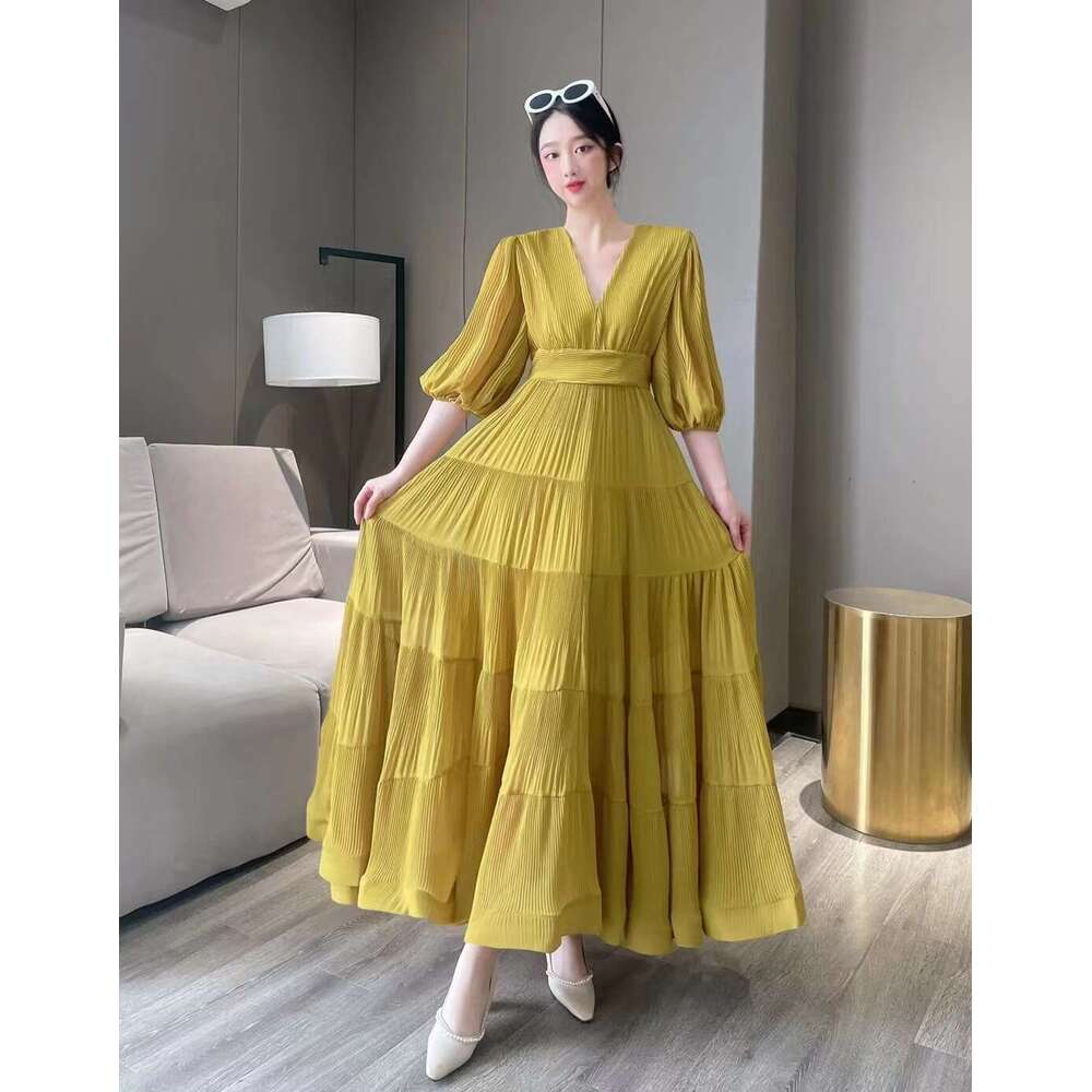 Vacation Seaside New Oversized Layered V-neck with Waist Cinching Temperament, Socialite Pleated Dress, Short Sleeved A-line Dress for Women Silk Dres