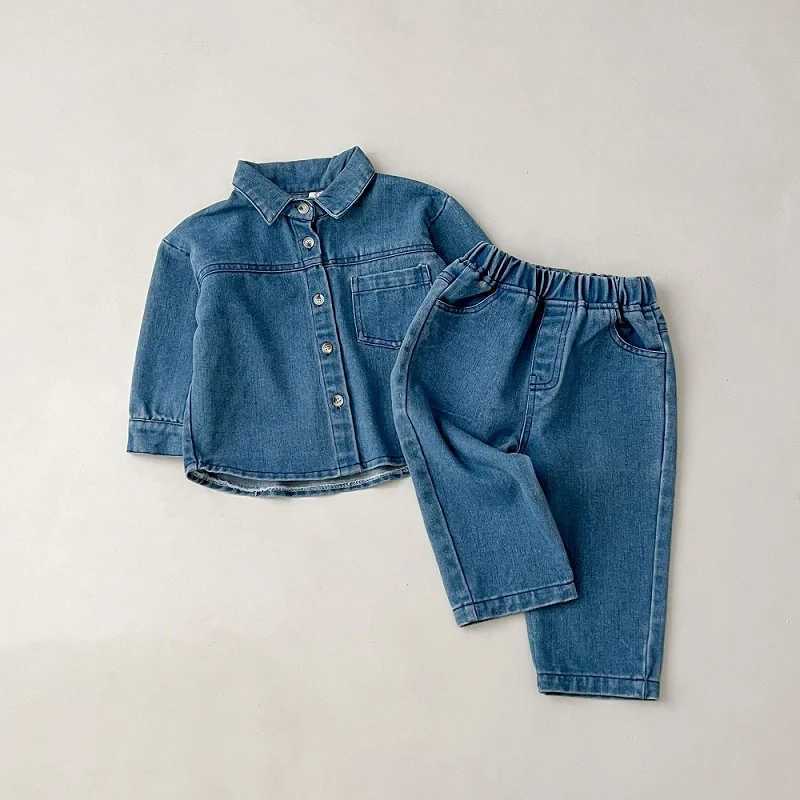 Clothing Sets Baby clothes 2024 new childrens solid color long sleeved denim set boys and girls cardigan long pants casual sports two-piece