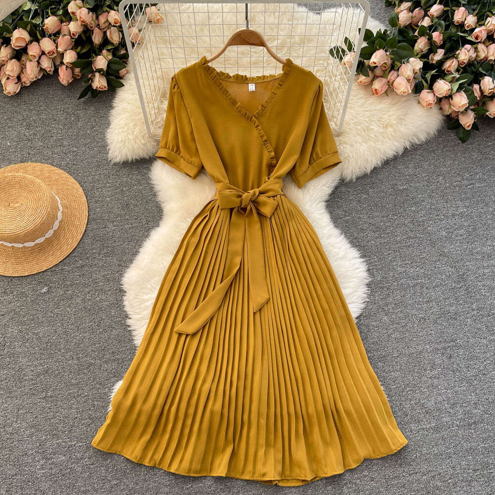 Fashionable Waist Strap for Slimming Effect, Solid Color, Minimalist Dress, Summer Korean Version, Versatile V-neck, Temperament, Pleated Mid Length S