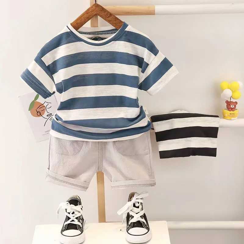 Clothing Sets Boys Summer Set 2024 New Childrens Baby Summer Striped T-shirt Shorts Two piece Set for Boys Fashion