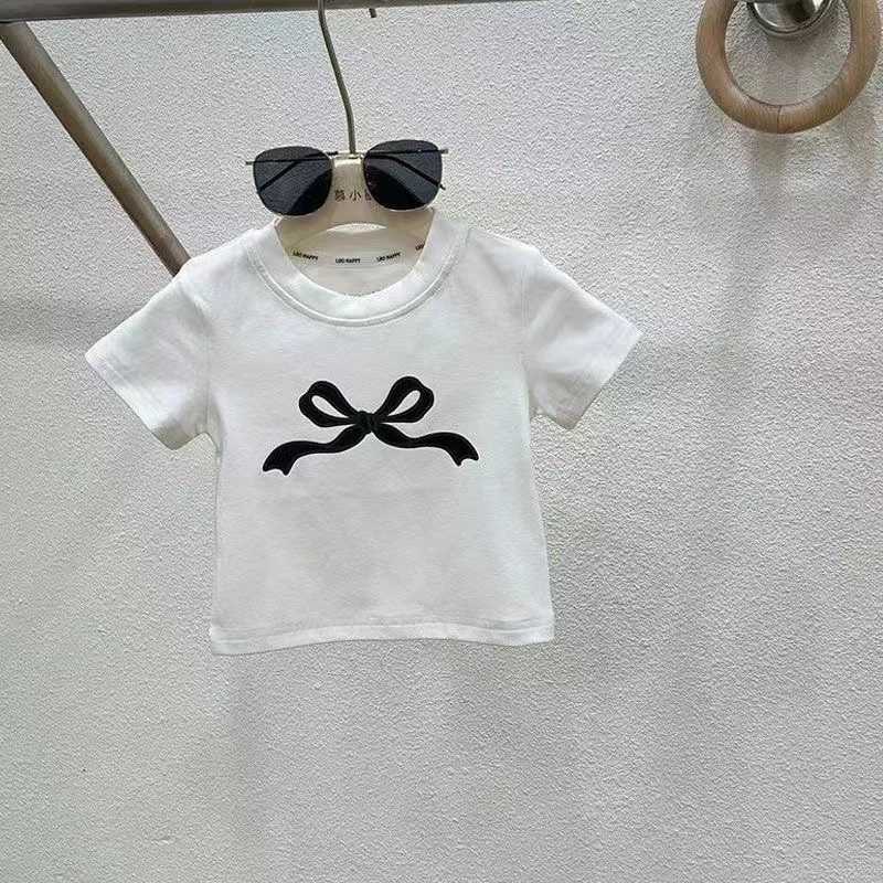 Clothing Sets Girls Summer Set 2024 New Middle and Big Childrens Fashionable Flare Jeans Small Girls Short Sleeve Two Piece Set Trendy