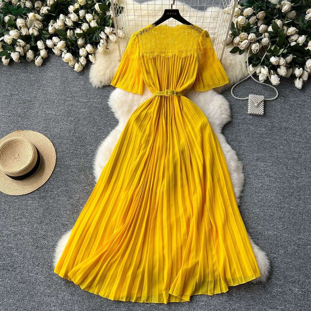 High End Lace Patchwork Pleated Dress for Women, French Elegance, Waist Reduction, Slimming Temperament, Knee Length Skirt Round Neck Dress BOHO DRESS
