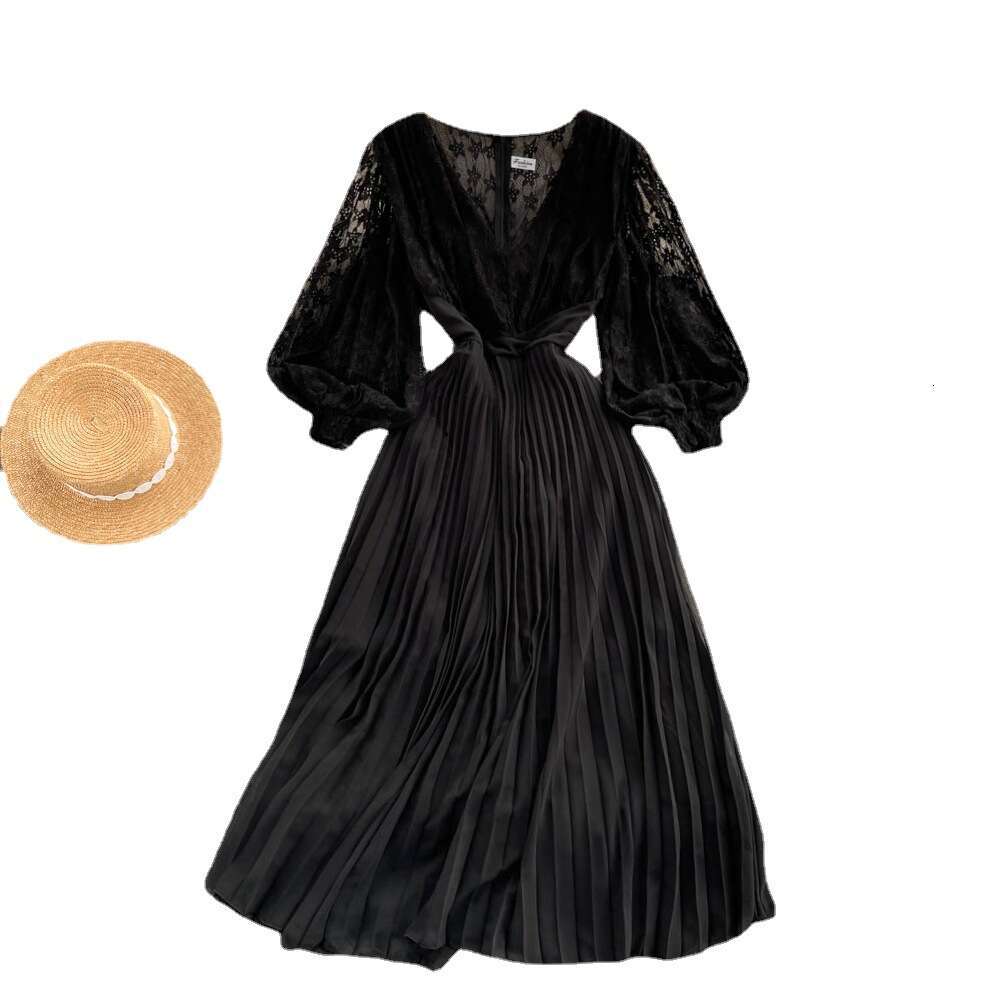 Elegant and Socialite Temperament, V-neck Lace Dress, Waist Reduction, Slimming Effect, Heavy-duty Pleating, Super Immortal, Age Reducing Large Swing 