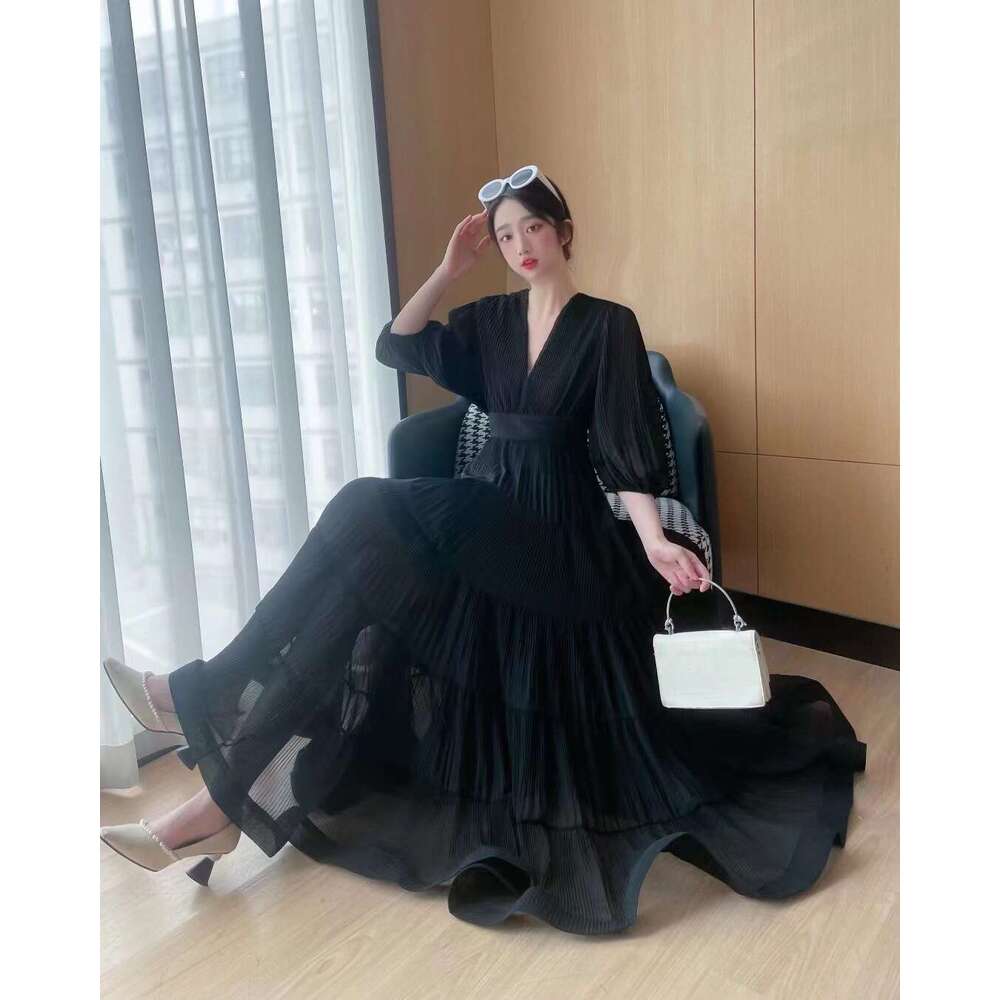 Vacation Seaside New Oversized Layered V-neck with Waist Cinching Temperament, Socialite Pleated Dress, Short Sleeved A-line Dress for Women Silk Dres