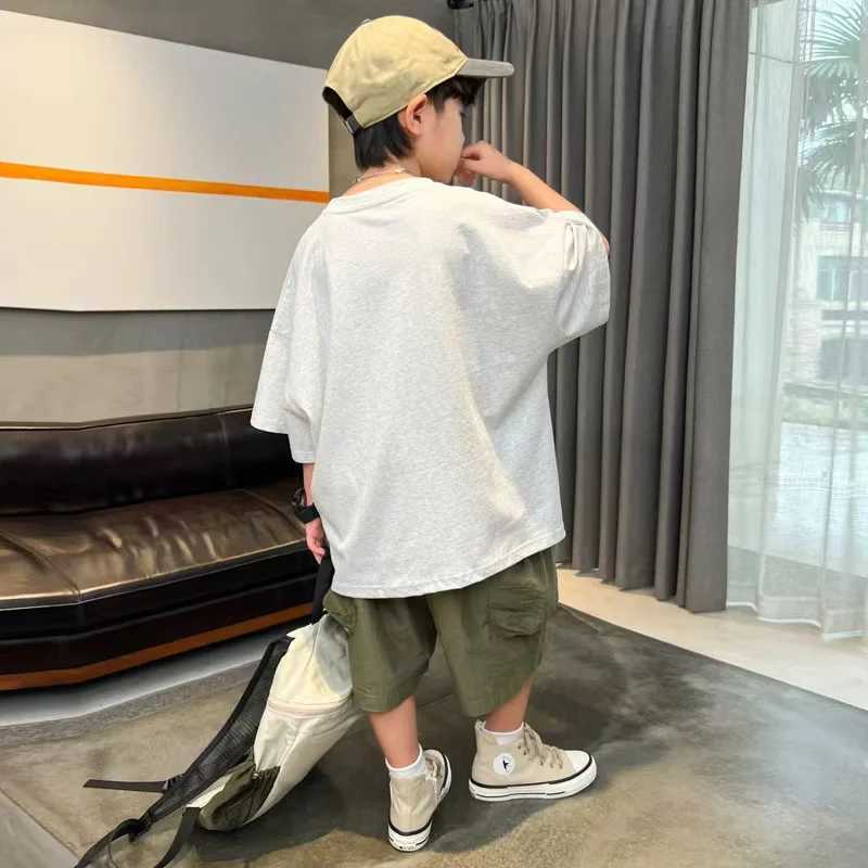 Clothing Sets Boys Fancy Set Boys 2024 New Summer Childrens Summer Fashion Style Medium Sized Childrens Letter Short Sleeve Two-piece Set