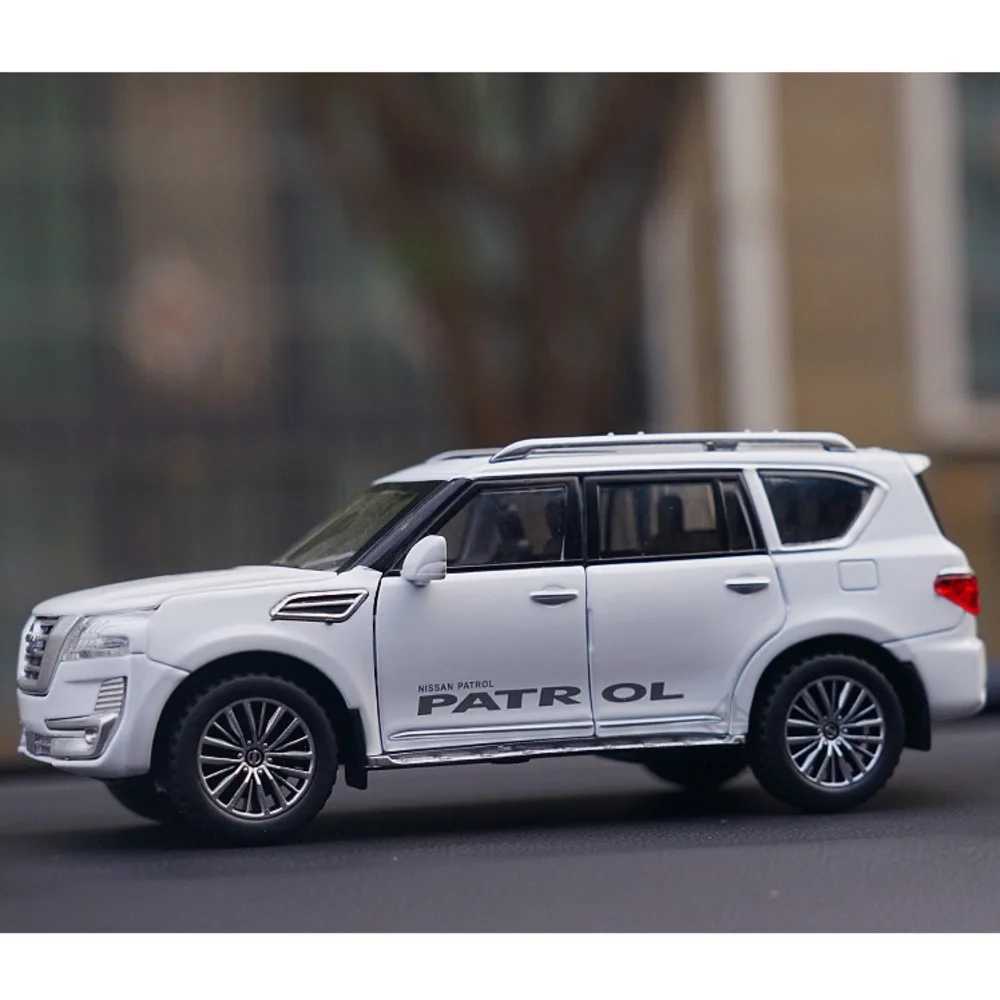 1 32 Nissan Patrol Alloy Diecast Y62 Toy Car Model With Travel Rack Sound And Light Pull Back Vehicle Collection Childrens ToysM240717