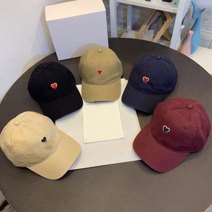 Designer hat Baseball Hat AMI Washed Hat Men's Casual Women's Adjustable Letter Solid heart Hat Cowboy Embroidered Sunshade Hat Sports