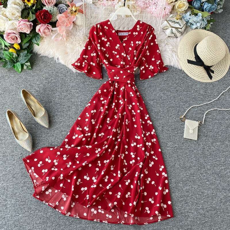 French V-neck Dress Short Sleeved Xia Ins Super Hot Lace Waist Up Seaside Vacation Beach Over Knee Large Swing Long Skirt High Waist Dress