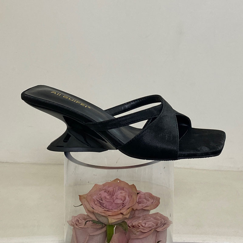 Women Slippers New Design Chinese Style Special Heel Square Toe Black fashion