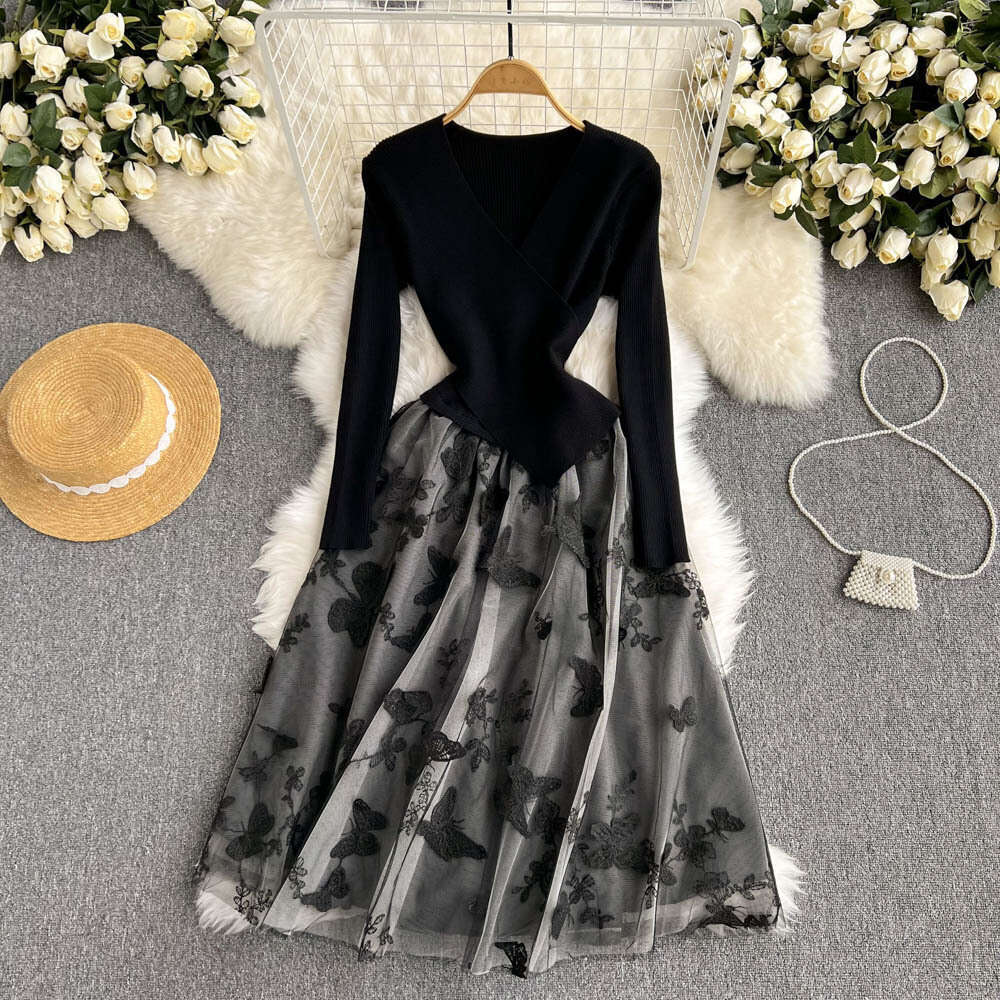 Socialite Temperament Cross V-neck Butterfly Embroidery Fluffy Base Dress Women Autumn and Winter Matching Coat Slim Fit Medium Length Short SKINNY DR