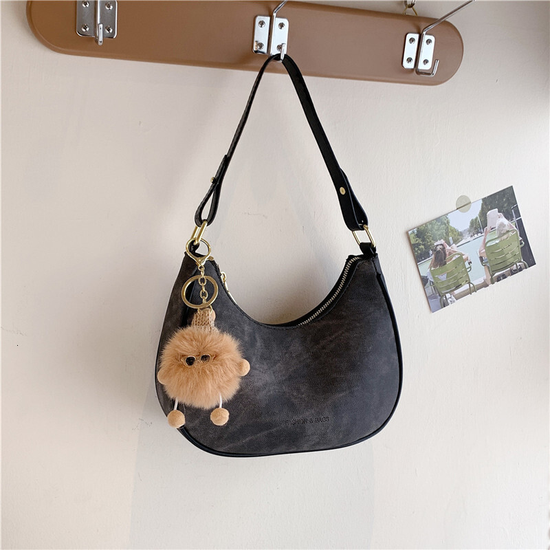 High end handbag for women in autumn winter 2023, new fashionable underarm bag, niche design, casual and versatile single shoulder crossbody bag H7.18