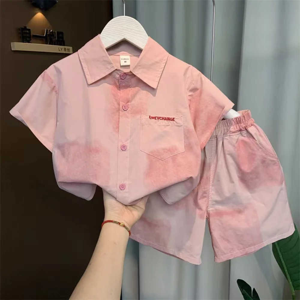Clothing Sets Childrens Summer Clothing Boys Short Sleeved Shirt Set 2024 New Western Style Boys Sumer Thin Two Piece Set 1XIG