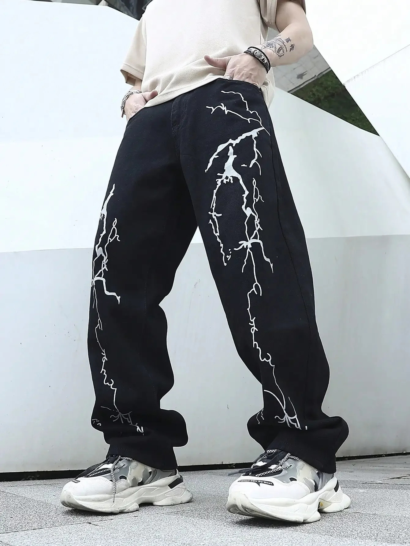 Graffiti printed jeans for mens gradient hip-hop Trojan harem cartoon loose casual ankle strap pants for mens denim jeans 240710