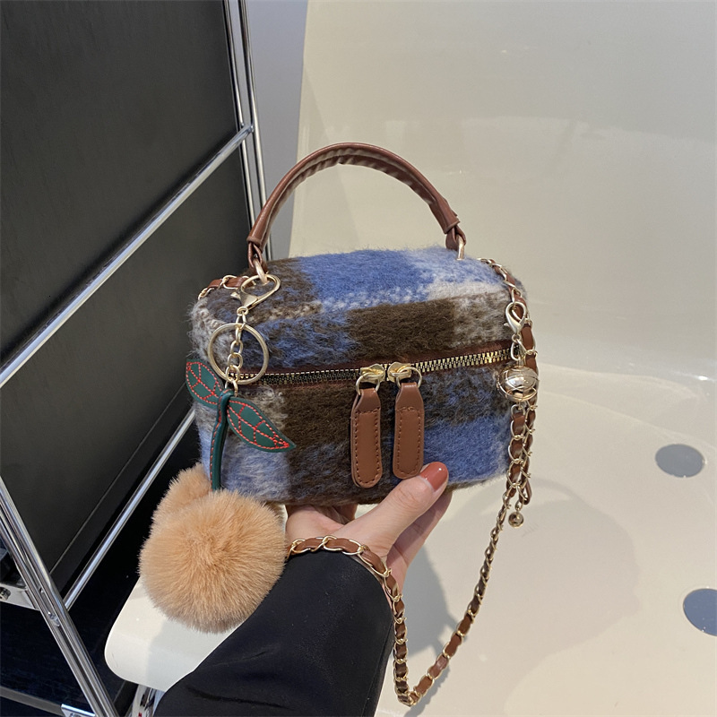 Autumn and winter popular woolen box small for women 2024 new fashion versatile crossbody super hot plaid shoulder bag H7.18#16