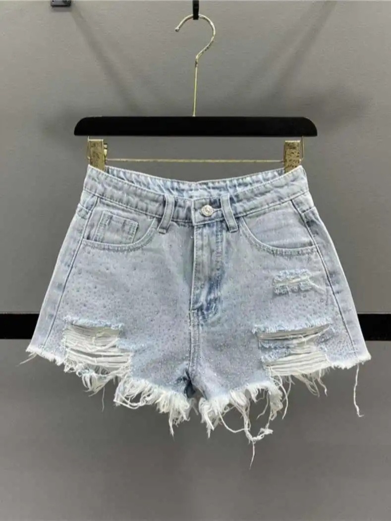 Heavy Industry Diamond Denim Shorts for Women's 2024 Summer New High Waist Slimming Spicy Girl with Broken Holes, Ragged Edges, Wide Legs Hot Pan
