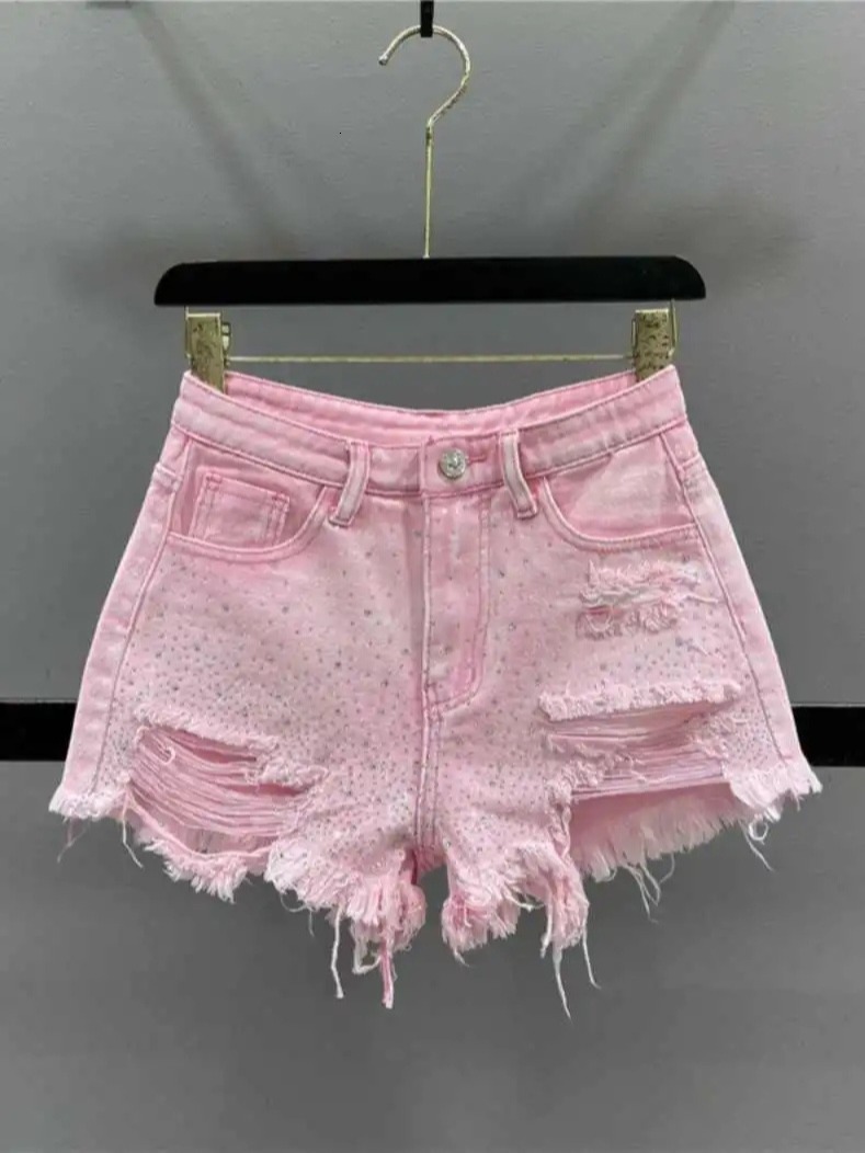 Heavy Industry Diamond Denim Shorts for Women's 2024 Summer New High Waist Slimming Spicy Girl with Broken Holes, Ragged Edges, Wide Legs Hot Pan
