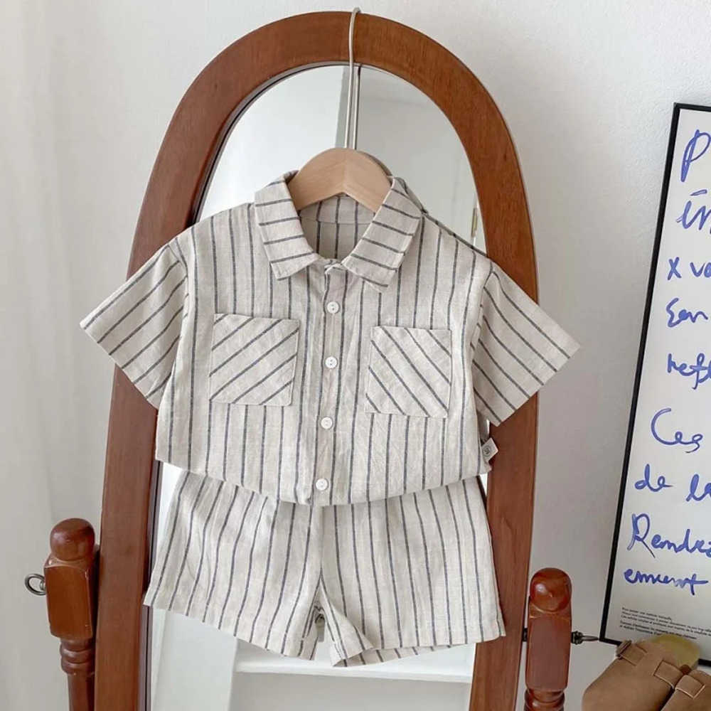 Clothing Sets Baby clothes 0-5-year-old baby retro striped short sleeved sports set 2024 summer childrens lapel shirt loosecasualtwo-pieceset 3KGV