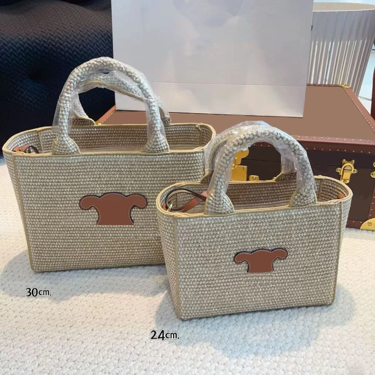 Designer bag Large Tote bag Straw bag Summer woven beach bag Ladies handbag Rivets large shopping travel bag Straw shoulder bag Two sizes high quality hand-held AAA