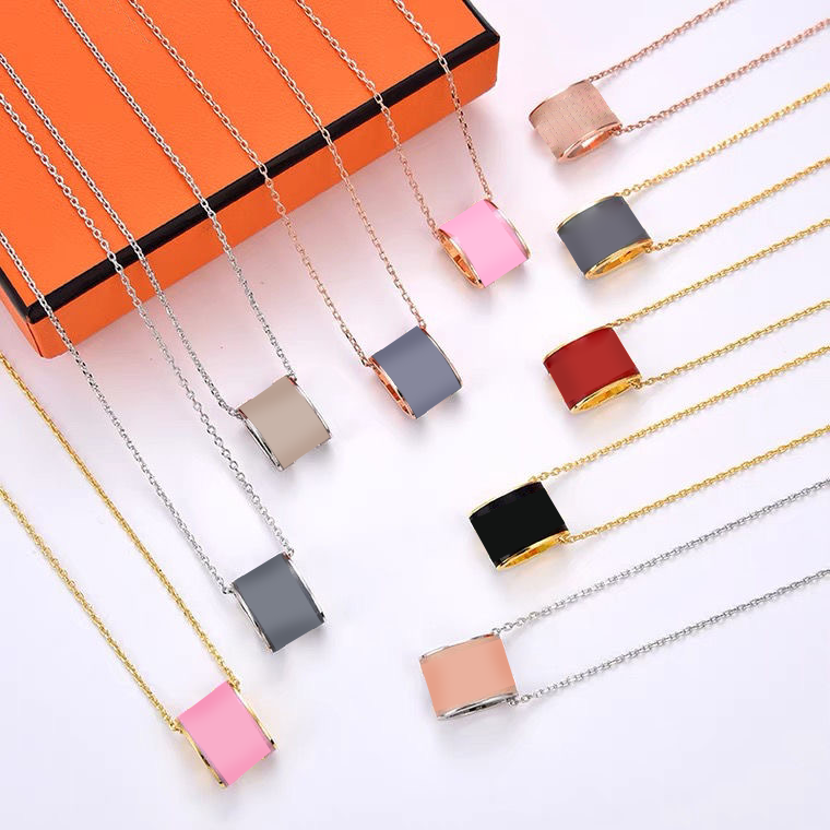 New Fashion Necklaces Pendants Initials Classic Charm Jewelry Designer Daily Outfit Party Wedding Stainless Steel 18K Gold Plated High Quality Color Necklace