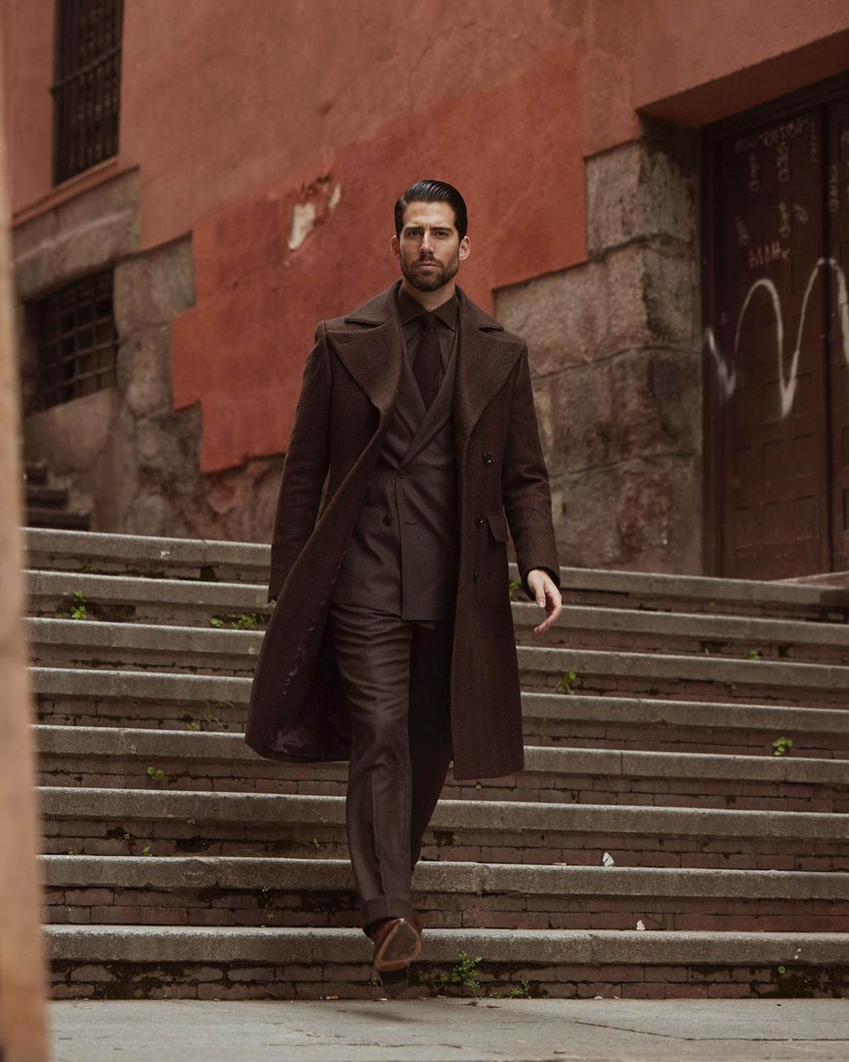 Formal Brown Men Suits Thick Wool Custom Made Double Breasted Tuxedos Peaked Lapel Blazer Back Vent Business High Quality Popular Cheap Price Long Coa