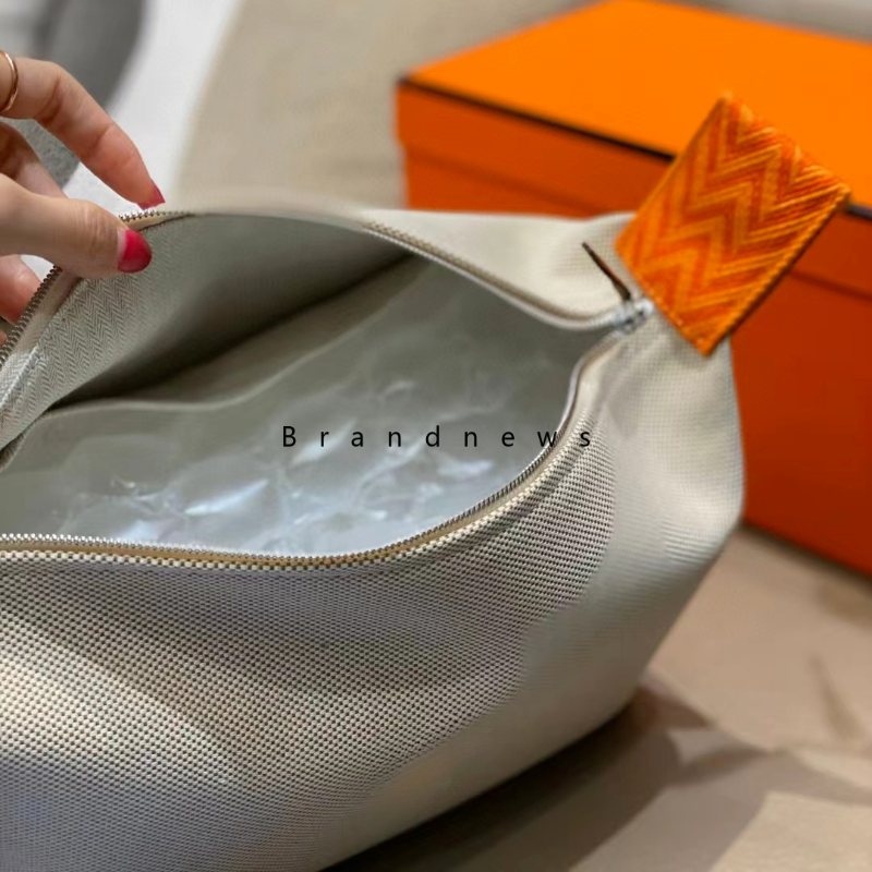 New Collection Fashion Designer Canvas Makeup Large Capacity High Quality Cosmetics Travel Storage Bag Camera Bag Wallet And Handbag Free Delivery