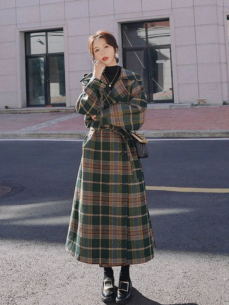 Mid Length Warm Wool Blend Plaid Coat Women Thick Streetwear Double Breasted Overcoat Winter Chic Woolen Korean Jackets 240715
