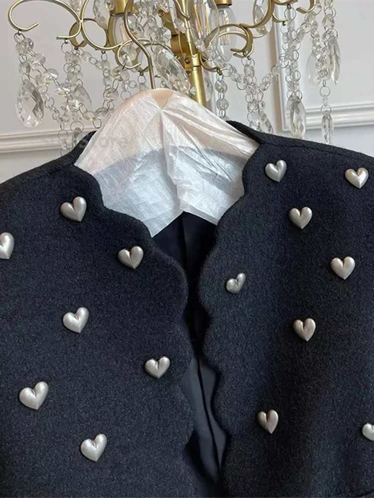 Autumn Winter Fashion Heart Buckle Black Wool Tweed Short Jacket Coat Women Vintage Long Sleeve V Neck Wave Cardigan Outwear Top 240717