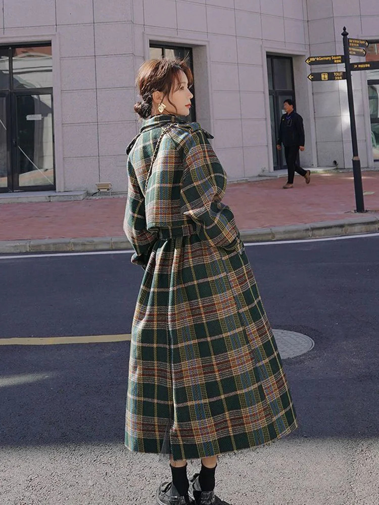 Mid Length Warm Wool Blend Plaid Coat Women Thick Streetwear Double Breasted Overcoat Winter Chic Woolen Korean Jackets 240715