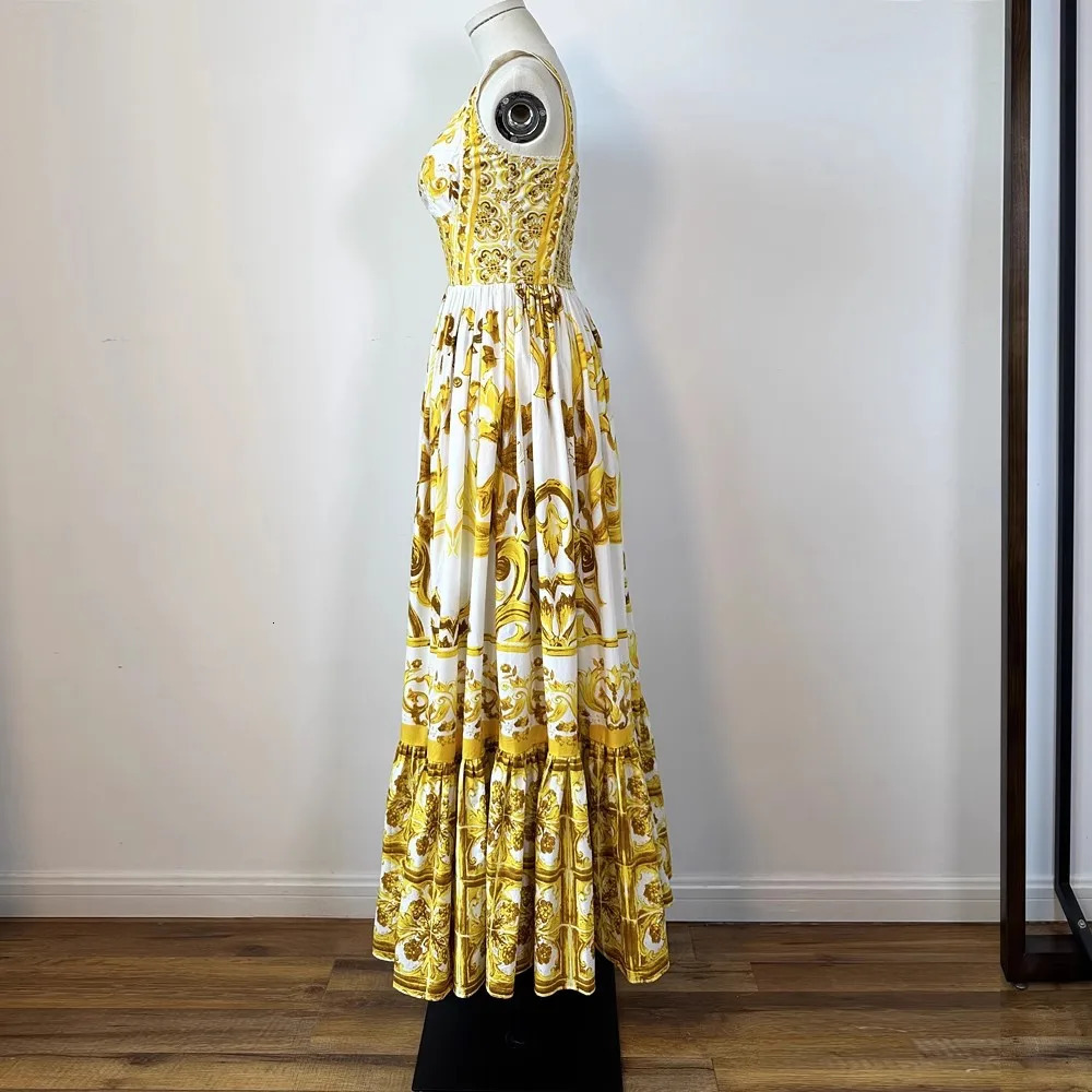 Runway Summer Holiday Maxi Dress Womens Spaghetti Strap V Neck Yellow Blue And White Porcelain Print Vacation Long Vestidos 240712